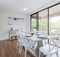 3 'Bangalee' 41 Soldiers Point Rd - Fantastic Waterfront Unit with Pool WIFI  Chromecast - Accommodation Melbourne