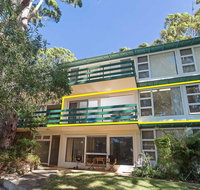 3 'Far Horizons' 77 Ronald Avenue - cosy comfortable unit with filtered views - Accommodation Melbourne