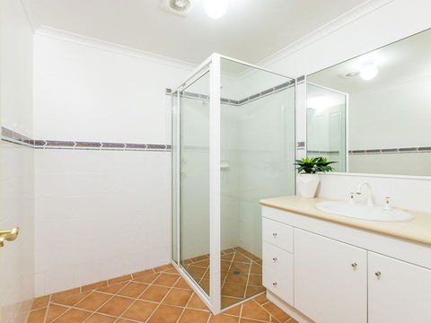 3 'Peninsula Waters', 2-4 Soldiers Point Rd - Beautiful Air Conditioned Unit With Pool, Lift & WIFI - Accommodation Melbourne 2