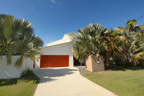 3 Bauhinia Crescent Marcoola - PET FRIENDLY, LINEN SUPPLIED, 500 BOND - Accommodation Melbourne 0