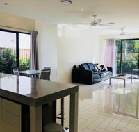 3 Bedroom Executive Luxury Beachside Townhouse - Accommodation Melbourne