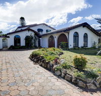 31 Rest Point Absolute Waterfront with Jetty - Accommodation Melbourne