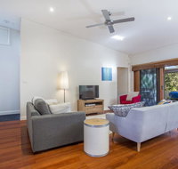 33 Bangalow - Narrawallee's Beautiful Bungalow - Accommodation Melbourne