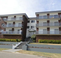 4 'Adriana' 83 Ronald Avenue - open plan living with backyard - Accommodation Melbourne