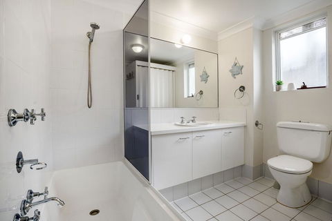 4 Cote D Azur 6 Douglas Street - Accommodation Melbourne 2