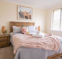 42 Rosemary Lane - Central Orange - Spacious Family Home - Quiet Lane - Accommodation Melbourne