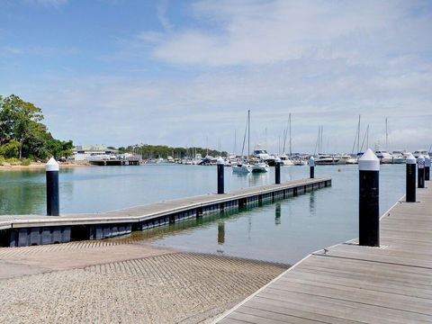 5 'Casuarina's ' 33 Soldiers Point Road - Superb Waterfront Unit - Accommodation Melbourne 3