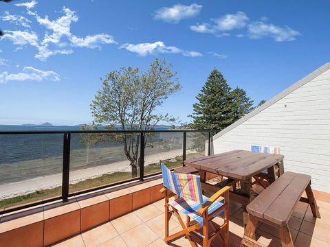 5 'Casuarina's ' 33 Soldiers Point Road - Superb Waterfront Unit - Accommodation Melbourne 0