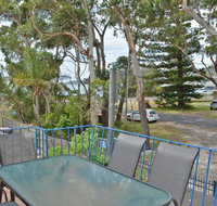 5 'Ocean Breeze' Shoal Bay Avenue - Fabulous location opposite Shoal Bay beach - Accommodation Melbourne