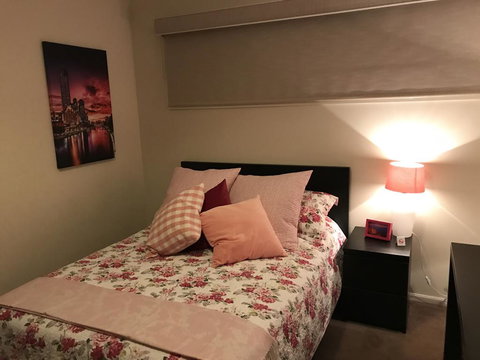 5 Star Room With Own Bathroom - Singles, Couples, Families Or Executives - Accommodation Melbourne 0