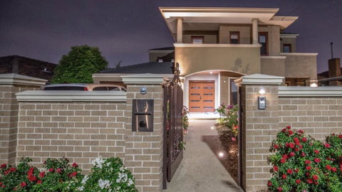 5 Star Room With Own Bathroom - Singles, Couples, Families Or Executives - Accommodation Melbourne 1