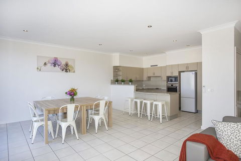 5/14 Dolphin St- Dolphin 5 At Ulladulla - Accommodation Melbourne 3