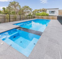 52 ON BAYVIEW - PET FRIENDLY OUTSIDE ONLY - Melbourne 4u