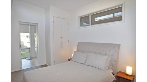 52 ON BAYVIEW - PET FRIENDLY (OUTSIDE ONLY) - Accommodation Melbourne 1