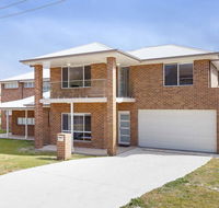 5B BENT STREET - LARGE HOUSE WITH DUCTED AIR CON WIFI  FOXTEL - Accommodation Melbourne