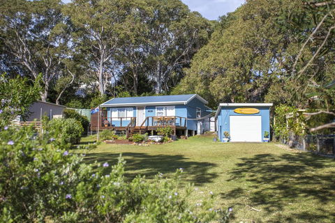 681 Murramarang Rd - Retro Beach Cottage - Accommodation Melbourne 0