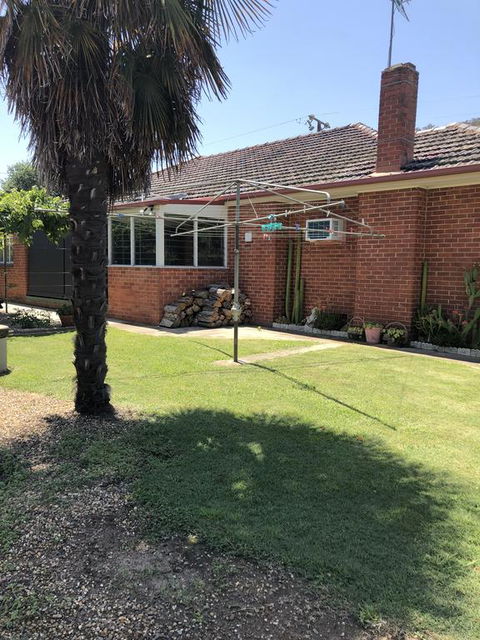 725 Myrtleford-Yackandandah Road - Accommodation Melbourne 0