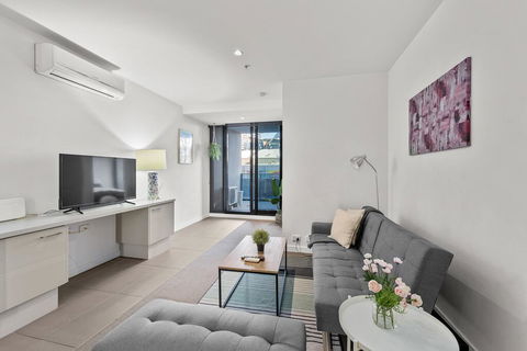 A Bright & Airy CBD Apt Next To Southern Cross - Accommodation Melbourne 0