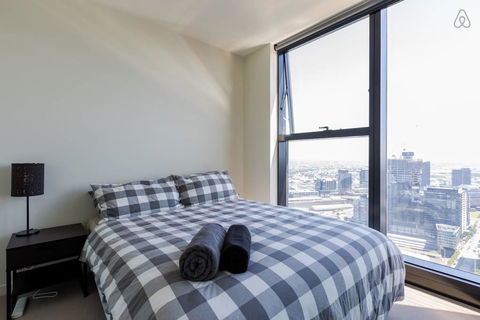 A Cozy CBD Suite With Spectacular City Views - Accommodation Melbourne 1