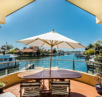 A Mariners Place - BEST location in town - Melbourne 4u