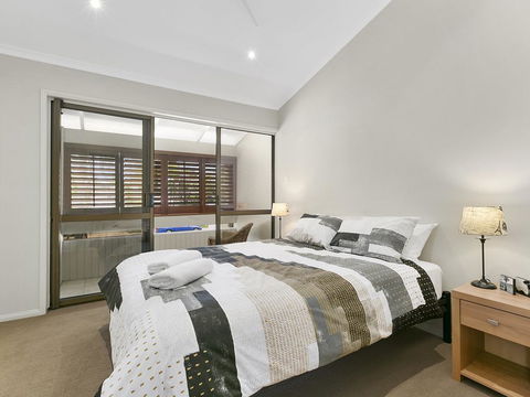 A Superb Location For Enjoying The Best Of Noosa - Unit 2/69 Noosa Parade - Accommodation Melbourne 3