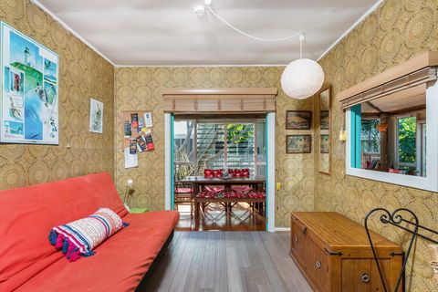 A SWEET ESCAPE - Beachcombers Cottage Beachfront - Accommodation Melbourne 3