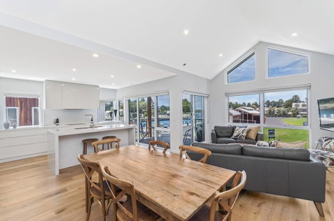 Absolute - Accommodation Melbourne 0