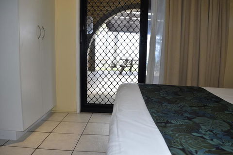 ABSOLUTE BEACH FRONT MACKAY - Comfort Resort Blue Pacific - Accommodation Melbourne 2