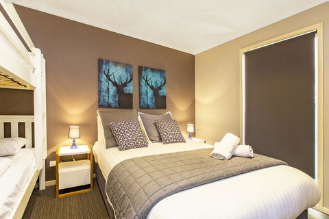 Acacia 2 - Luxurious Holiday Townhouse - Accommodation Melbourne 2