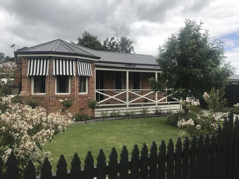 Acacia House - Central Healesville - Yarra Valley - Accommodation Melbourne 0