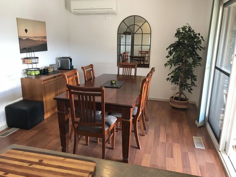Acacia House - Central Healesville - Yarra Valley - Accommodation Melbourne 2