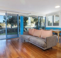 Across the road from the beach - Accommodation Melbourne