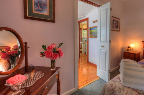 Addlestone House Bed And Breakfast - Accommodation Melbourne 2