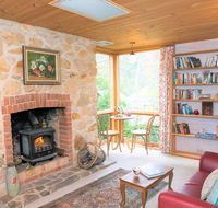 Adelaide Hills 'Camellia Cottage' - WiFi - Accommodation Melbourne