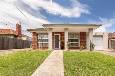 Discover Your Perfect Getaway In Laverton - Accommodation Melbourne 1