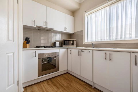 Discover Your Perfect Getaway In Laverton - Accommodation Melbourne 3