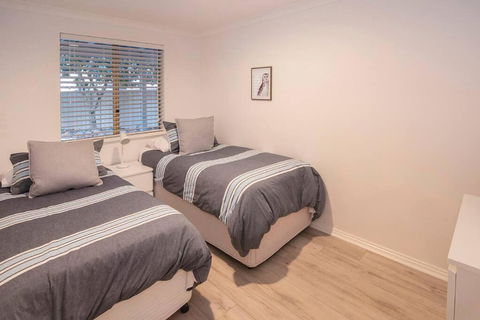 Eagle Bay Summerhaus - Accommodation Melbourne 4
