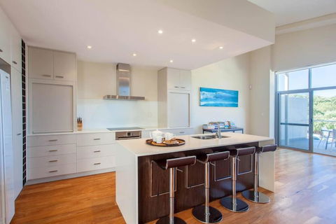 Eagle Escape I Private Properties - Accommodation Melbourne 4