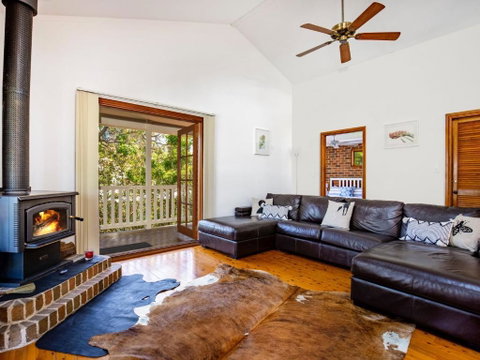 Eagles Point I Water Views I Pet Friendly - Accommodation Melbourne 1