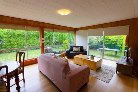 Elm Trees Of Ross Cottage - Accommodation Melbourne 2