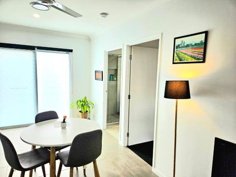 Entire NEW Apartment Tranquil &Great Location - Accommodation Melbourne 0