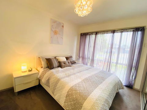 ENTIRE HOME IN WERRIBEE,BEST POSSIBLE LOCATION YOU CAN FIND - Accommodation Melbourne 3