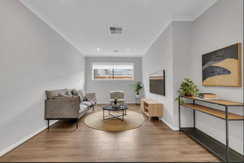 Entire HouseShort Long Term Stay In Lara - Accommodation Melbourne 4