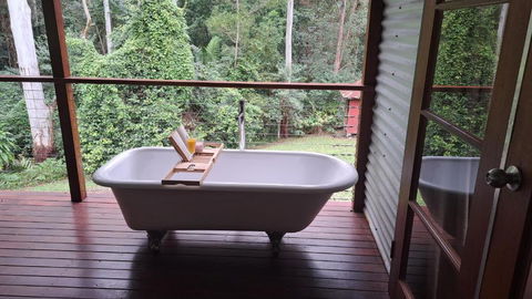 Eucalyptus Escape - Privacy In The Hinterland - Accommodation Melbourne 1