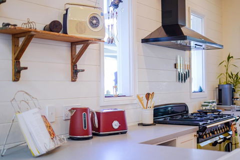 Entire Boutique Home - The Rustic Cottage - Canungra - Accommodation Melbourne 4