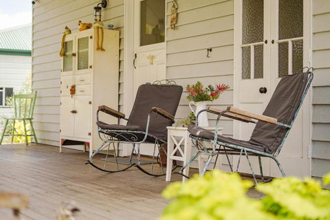 Entire Boutique Home - The Rustic Cottage - Canungra - Accommodation Melbourne 1