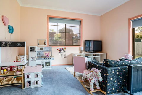 Family Beach House Near Barwon River & Beaches - Accommodation Melbourne 2
