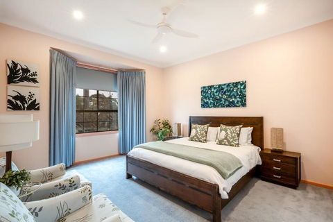 Family Beach House Near Barwon River & Beaches - Accommodation Melbourne 1