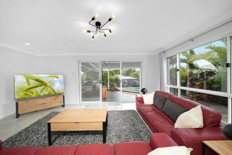 Family Escape Serene Oasis With Pool And AC - Accommodation Melbourne 1