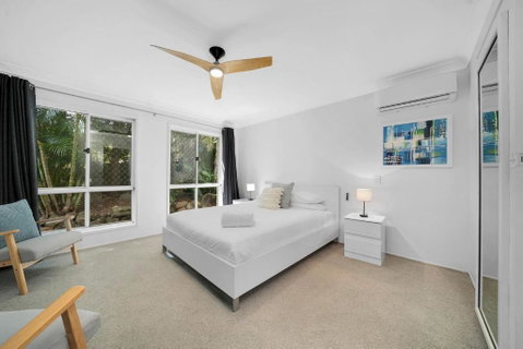 Family Escape Serene Oasis With Pool And AC - Accommodation Melbourne 2